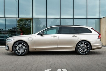 Volvo V90 II Plug-In Facelifting 2.0 T8 Plug-In Hybrid 455KM 2025 Volvo V90 Ultra Dark T8 AWD Plug-in hybrid (310 +, zdjęcie 5