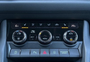 Skoda Kodiaq I SUV Facelifting 2.0 TDI SCR 150KM 2022 Skoda Kodiaq Ambition Pakiety, Podgrzewane fotele, Tempomat, KESSY, Salon, zdjęcie 25