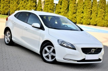 Volvo V40 II Hatchback 1.6 D2 115KM 2013 Volvo V40 1,6Hdi 115KM Digital Kamera Navi