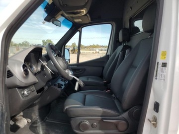 Mercedes Sprinter IV (W907/W910) 2024 Mercedes-Benz Sprinter eSprinter Delivery Van 2024 Elektryczny 134KM, zdjęcie 7