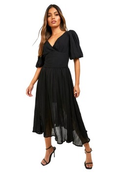 BOOHOO CZARNA PLISOWANA SUKIENKA ROZKLOSZOWANA PLUS SIZE V NECK 46