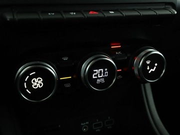 Renault Captur II 2021 Renault Captur Intens full hybrid automat PDC, zdjęcie 26