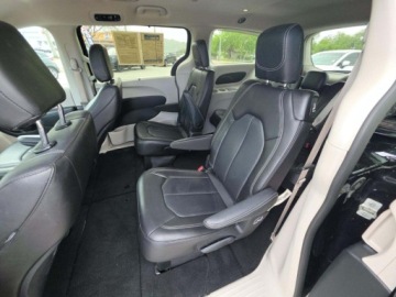 Chrysler Pacifica II 2023 Chrysler Pacifica Touring L 2023 3.6 Benzyna 287KM, zdjęcie 9