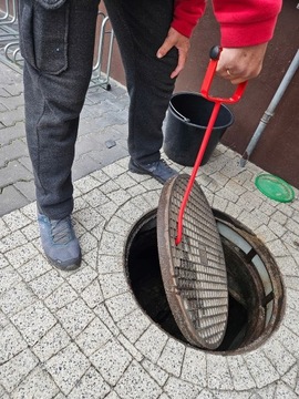 Крючок для люков, люков и канализационных крышек - грейфер по дереву / 52 см