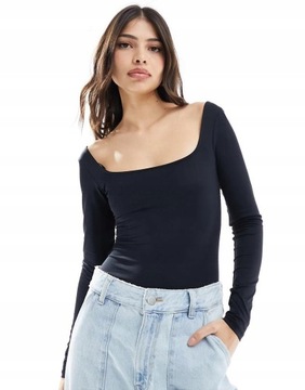 Z DŁUGIM RĘKAWEM 4NO NH2__S BERSHKA CZARNY CROP TOP