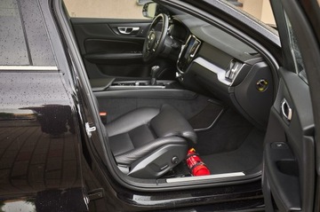 Volvo V60 II  Kombi 2.0 D3 150KM 2020 PIĘKNE V60 MOMENTUM PRO __ KUBEŁKOWE FOTELE, zdjęcie 23