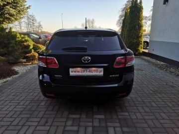 Toyota Avensis III Wagon 2.0 D-4D 126KM 2010 Toyota Avensis 2.0 D-4D 126KM Nav Kamera Klimatron, zdjęcie 6