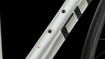 Шоссейный велосипед Cube Attain PRO 53 см серебристо-оранжевого цвета