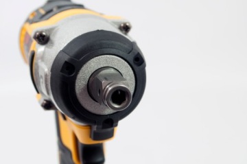 АККУМУЛЯТОРНЫЙ БЕСЩЕТОЧНЫЙ УДАРНЫЙ КЛЮЧ ДЛЯ КОЛЕС 21 В 1/2 ДЮЙМА, 2 ГОЛОВКИ БАКУ