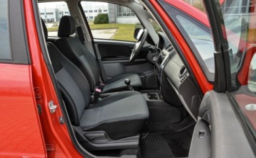 Suzuki SX4 I Hatchback 1.5 i 16V 100KM 2006 Suzuki SX4 1,5 Bezwypadkowy 1.5 Benzyna 99KM, zdjęcie 10