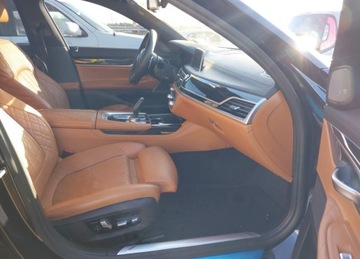 BMW Seria 7 G11-G12 Sedan Facelifting 4.4 750i 530KM 2020 BMW Seria 7 BMW 750I XDRIVE 4.4 Benzyna 530KM, zdjęcie 8