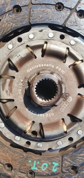 AUDI TT 8J 2.0T KOLO DVOUHMOTNÉ SPOJKA 022141031R