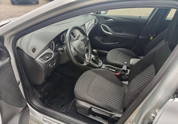 Opel Astra K Hatchback Facelifting 1.2 Turbo 130KM 2019 Opel Astra Pierwszy wlasciciel. Salon Polska 1.2 Benzyna 130KM, zdjęcie 4