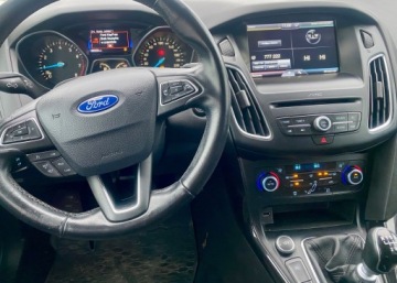 Ford Focus III Sedan Facelifting 1.0 EcoBoost 125KM 2015 Ford Focus Salon polska Benzyna 125KM, zdjęcie 4