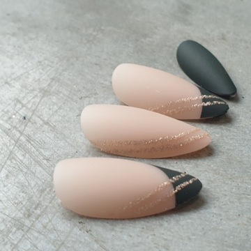 НАКЛАДКИ ДЛЯ ИСКУССТВЕННЫХ НОГТЕЙ С ГЕЛЕВОЙ НАКЛЕЙКОЙ 24 ШТ.