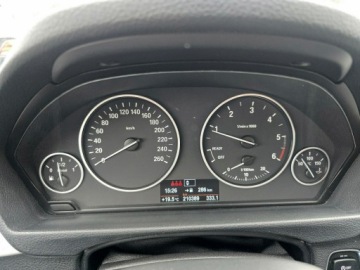 BMW Seria 3 F30-F31-F34 Touring 2.0 318d 143KM 2013 BMW 318 Bezwypadkowy, zdjęcie 13