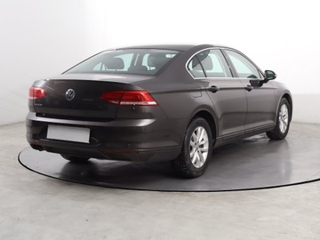 Volkswagen Passat B8 Limousine 1.8 TSI BlueMotion Technology 180KM 2018 VW Passat 1.8 TSI, Salon Polska, Klima, zdjęcie 4