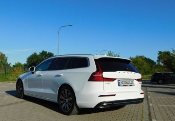 Volvo V60 II  Kombi 2.0 D4 190KM 2020 Volvo V60 2.0D4 190KM z Gwarancja Skora Fotele Sporty Podgrzewane 2.0, zdjęcie 2