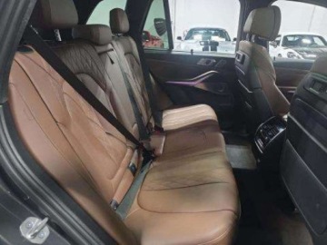 BMW X5 G05 2023 BMW X5 M50i 2023 4.4 Benzyna 523KM, zdjęcie 12