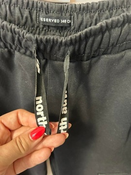 Спортивные костюмы Reserved черные 146 размер.