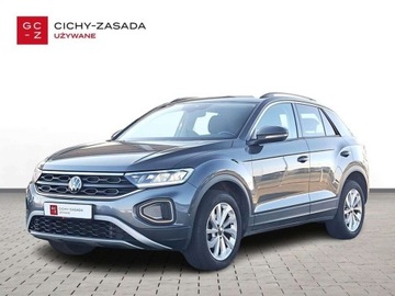 Volkswagen T-Roc I SUV Facelifting 1.5 TSI ACT 150KM 2022 Volkswagen T-Roc SalonPL 150KM TSI DSG Life 17 ZimowySiedzenia komfortoweV