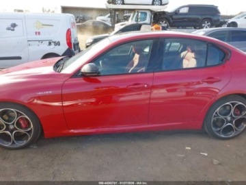 Alfa Romeo Giulia II Sedan Facelifting 2.0 Turbo 280KM 2023 Alfa Romeo Giulia Veloce 2023 2.0 Benzyna 280KM, zdjęcie 2