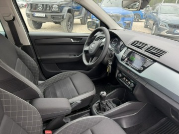 Skoda Fabia III Kombi Facelifting 1.0 MPI 75KM 2019 Škoda Fabia Skoda Fabia Fabia 1.0 Ambition, Salon, zdjęcie 1