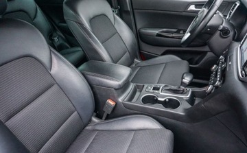 Kia Sportage IV SUV Facelifting 1.6 T-GDI 177KM 2021 Kia Sportage 1.6T-GDI 177KM Black Edition DCT Kamera Navi Grzane fotele ki, zdjęcie 16