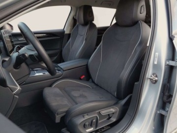 Volkswagen Passat B8 Variant Facelifting 2.0 TDI SCR 150KM 2025 Volkswagen Passat 2.0TDI 150KM Elegance DSG SerwisASO Acc Matrix Navi Hak, zdjęcie 8