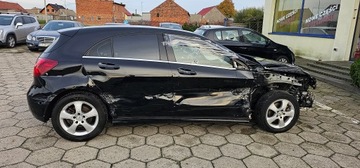 Mercedes Klasa A W176 Hatchback 5d Facelifting 180 122KM 2017 Mercedes A-klasa W176 1.6 122 KM Automat Klima Navi Led Niski Przebieg, zdjęcie 3