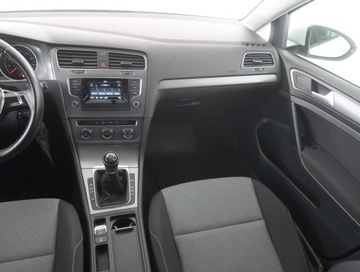 Volkswagen Golf VII Variant 1.2 TSI BlueMotion Technology 110KM 2017 VW Golf 1.2 TSI, Salon Polska, Klima, Parktronic, zdjęcie 7