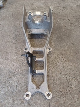 WSPORNIK UCHWYT MOCOWANIE PODUSZKI KABINY PRAWE SCANIA S R NTG