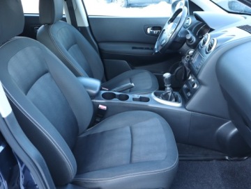 Nissan Qashqai I Crossover 1.6 dCi DPF 130KM 2011 Nissan Qashqai 1.6 dCi, Navi, Klima, Klimatronic, zdjęcie 8