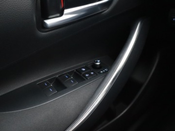 Toyota Corolla XII Hatchback 1.8 Hybrid 122KM 2021 Toyota Corolla 1.8 Hybrid, Automat, Navi, Klima, zdjęcie 16