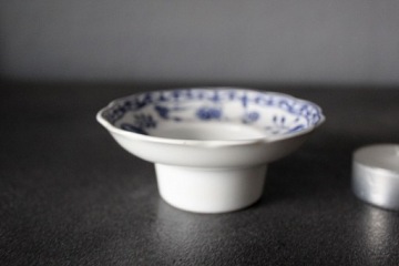 МАЛЕНЬКИЙ ПОДСВЕЧНИК, ЛУКОВИЧНЫЙ УЗОР, ТРИПТИС 24/365-6