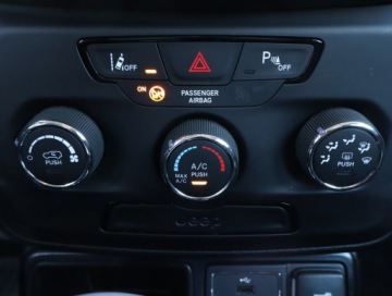 Jeep Renegade SUV Facelifting 1.3 GSE T4 Turbo 150KM 2018 Jeep Renegade 1.3 T-GDI, Salon Polska, Serwis ASO, zdjęcie 16