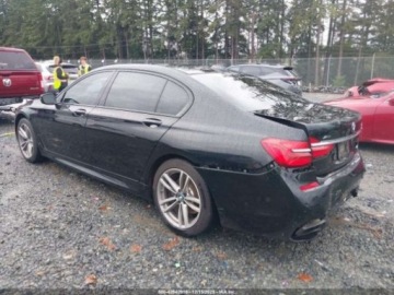 BMW Seria 7 G11-G12 2016 BMW Seria 7 2016 BMW 750I XDRIVE 4.4 Benzyna 445KM, zdjęcie 3