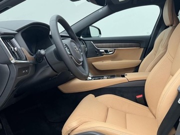 Volvo V90 II 2025 VOLVO V90 T6 AWD Plug-In Hybrid Plus Dark Combi 2.0 (398KM) 2025, zdjęcie 5