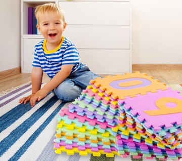 КОВРИК-ПАЗЗЛ 29x29см 36 ПРЕДМЕТОВ ЦИФРЫ БУКВЫ СУМКА НА МОЛНИИ