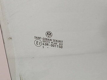 SKLO (OKNO) DVEŘE PRAVÝ PŘEDNÍ PRAVÁ VW FOX (5Z1, 5Z3 5Z4)