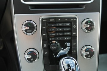 Volvo V60 I Kombi Facelifting 2.0 D4 DRIVE-E 190KM 2018 Volvo V60 Cross Country Momentum 190HP F-vat Salon, zdjęcie 25