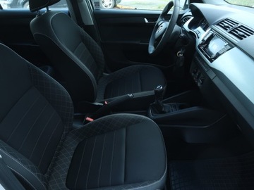 Skoda Fabia III Kombi Facelifting 1.0 TSI 95KM 2021 Skoda Fabia 1.0 TSI, Salon Polska, 1. Właściciel, zdjęcie 8