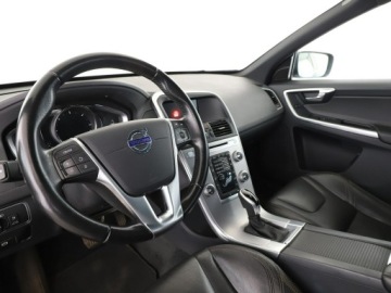 Volvo XC60 I SUV Facelifting 2.0 D4 DRIVE-E 190KM 2017 Volvo XC 60 Summum automat skóra 190KM navi PDC, zdjęcie 13