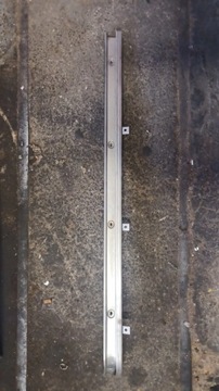 LIŠTA VODÍCÍ DVEŘE PRAVÝCH POSUVNÝCH VW T6