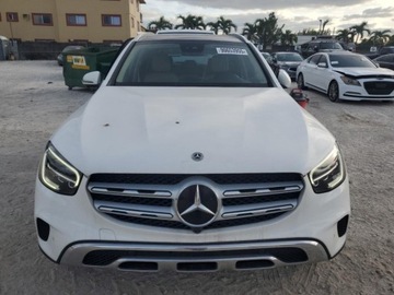 Mercedes GLC C253 2021 Mercedes-Benz GLC 2021 r. ,2,0L 300 4MATIC 2.0 Benzyna 255KM, zdjęcie 1