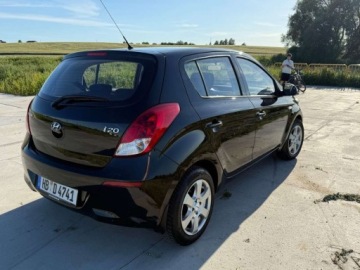 Hyundai i20 I Hatchback 5d Facelifting 1.4 CVVT 100KM 2015 Hyundai i20 Piekny i 20 1.3benzyna klimatronic 1.2 Benzyna 84KM, zdjęcie 4