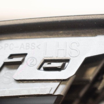 FORD ECOSPORT MK2 DESKA ROZDĚLOVAČE LEVÝ OTVOR VENTILACE LIŠTA ZAKONČENÉ
