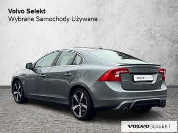 Volvo S60 II Sedan Facelifting 2.0 T3 DRIVE-E 152KM 2018 Volvo S60 FV23% SalonPL T3 RDesign Momentum Biksen, zdjęcie 3