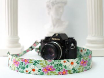 Зеленый ремешок для фотокамеры Wildflowers