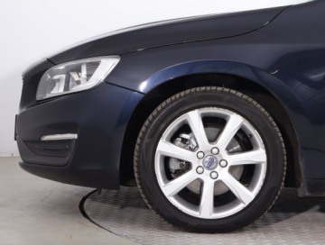 Volvo S60 II Sedan Facelifting 1.5 T3 DRIVE-E 152KM 2015 Volvo S60 T3, Automat, Skóra, Klima, Klimatronic, zdjęcie 13